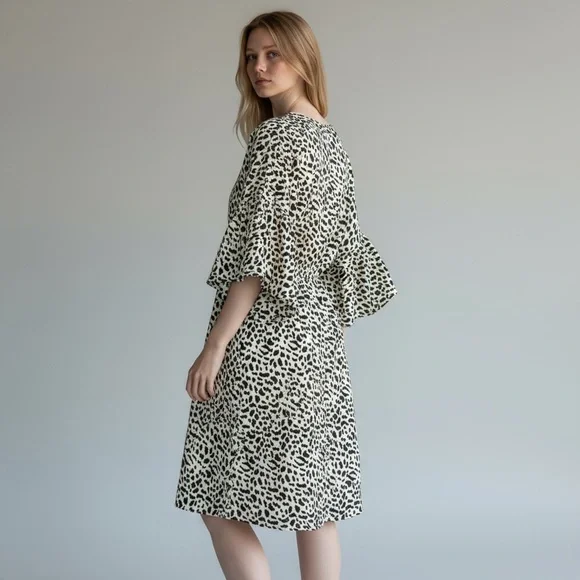 Umgee Cheetah Print V-Neck Bell Sleeve Midi Dress Women’s Size Large - Picture 8 of 9